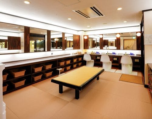 【女湯・大浴場】脱衣場