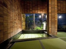 城崎温泉　喧噪の隠れ家　月のしずく