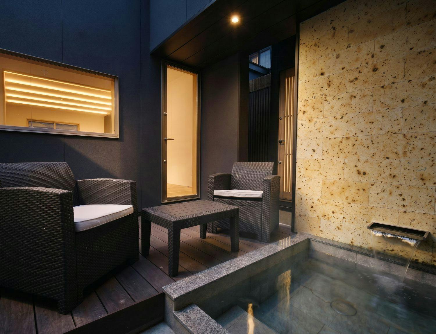 蒼い　aoi　壺中