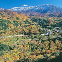 秋山郷初雪と紅葉