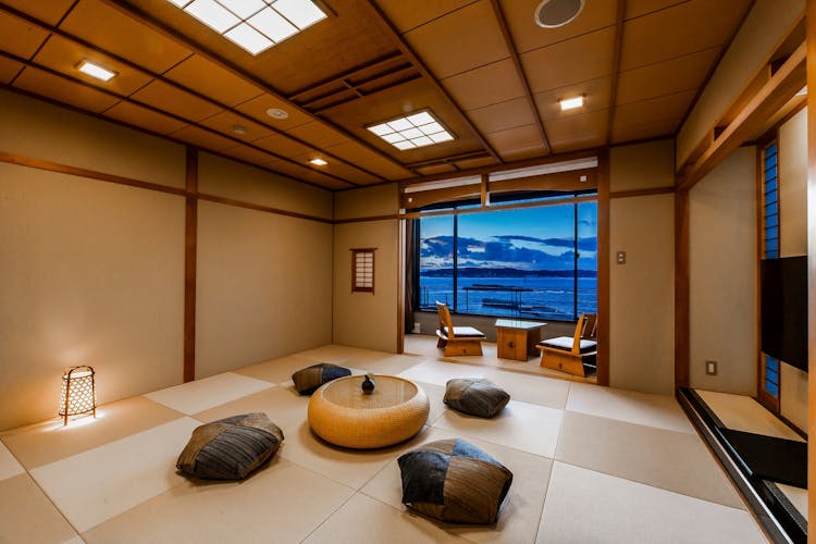 5階-海側　一般客室（12.5畳）【禁煙】のサムネイル画像