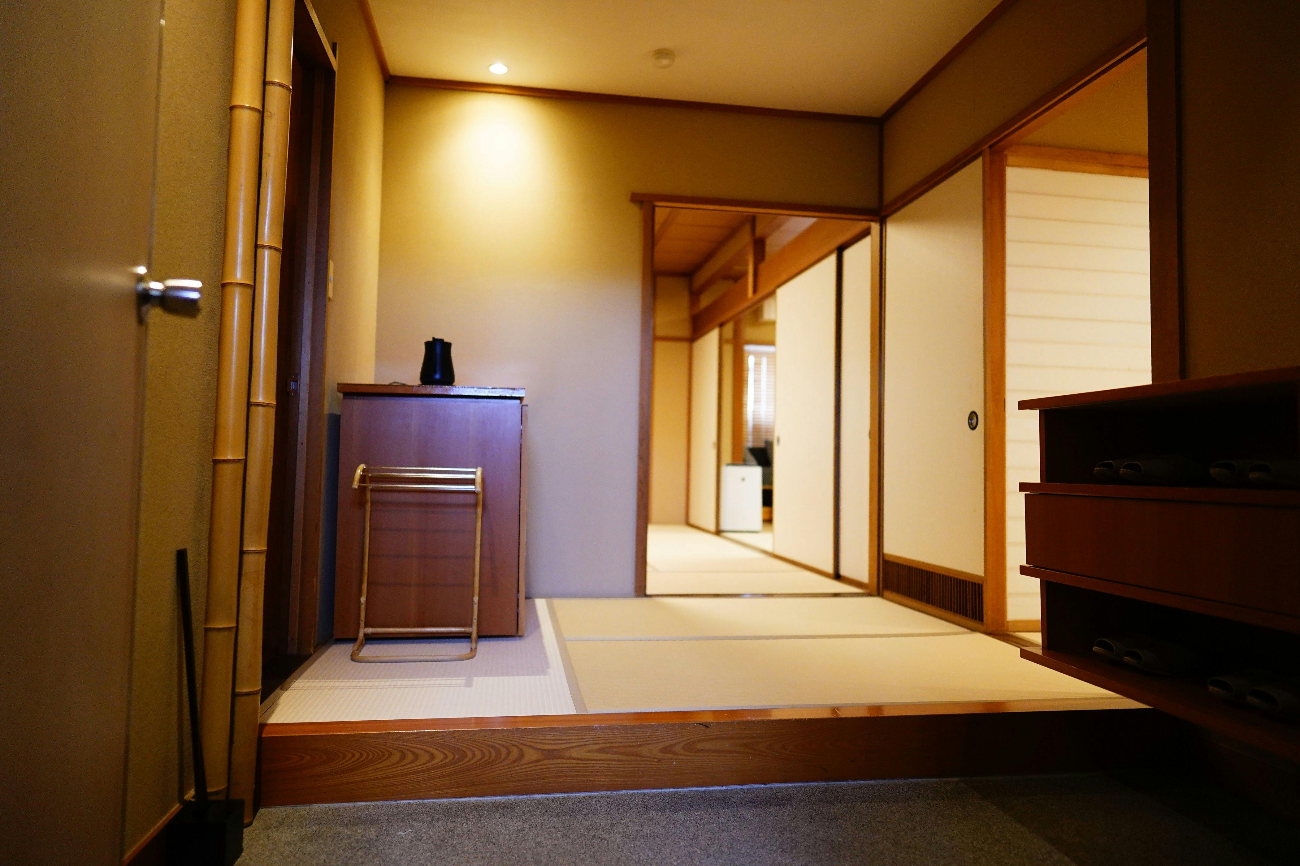 Pintu Masuk Bilik dengan Onsen Terbuka