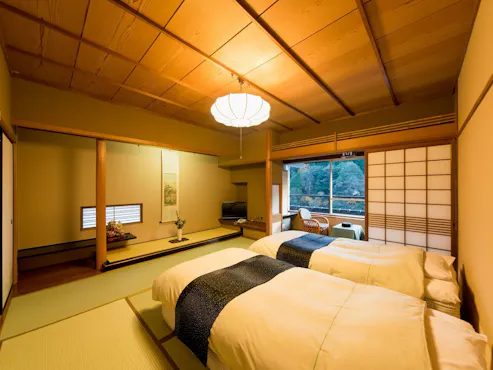 本館和室8畳ツインベッド付き