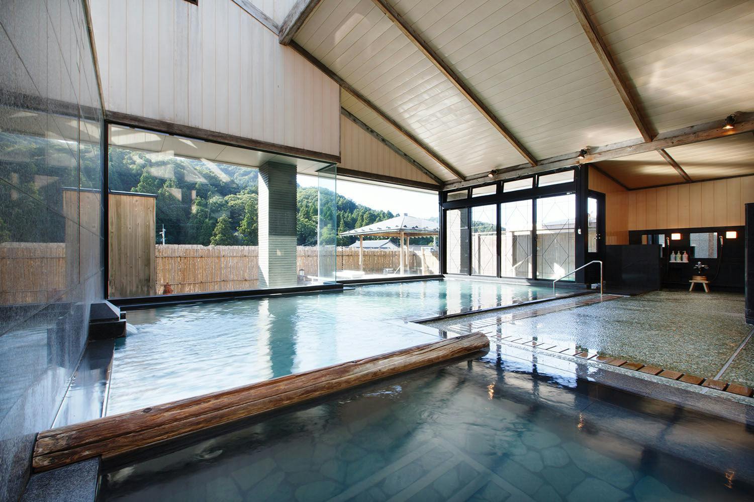 展望大浴場　山の音