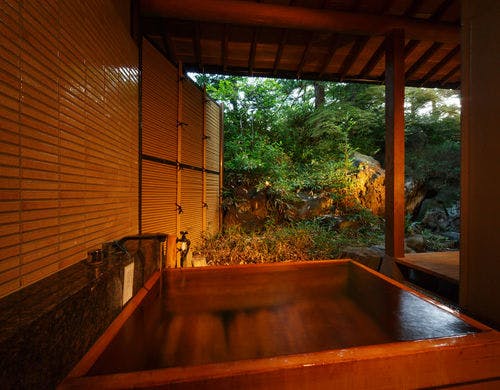 露天風呂付き客室【牡丹】