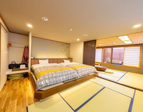 湯乃香502　露天付客室　シモンズベット