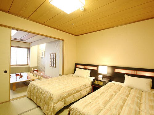 10畳+ベッド付8畳 特別和室【 華やぎ 】