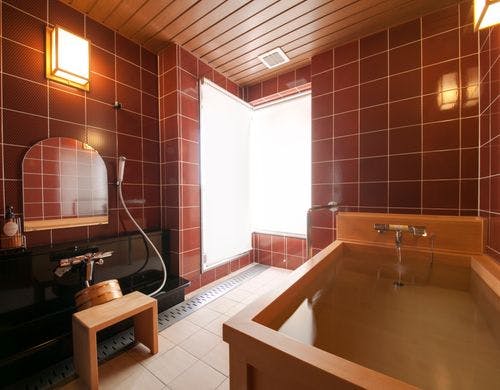 [特別和室]檜の内風呂