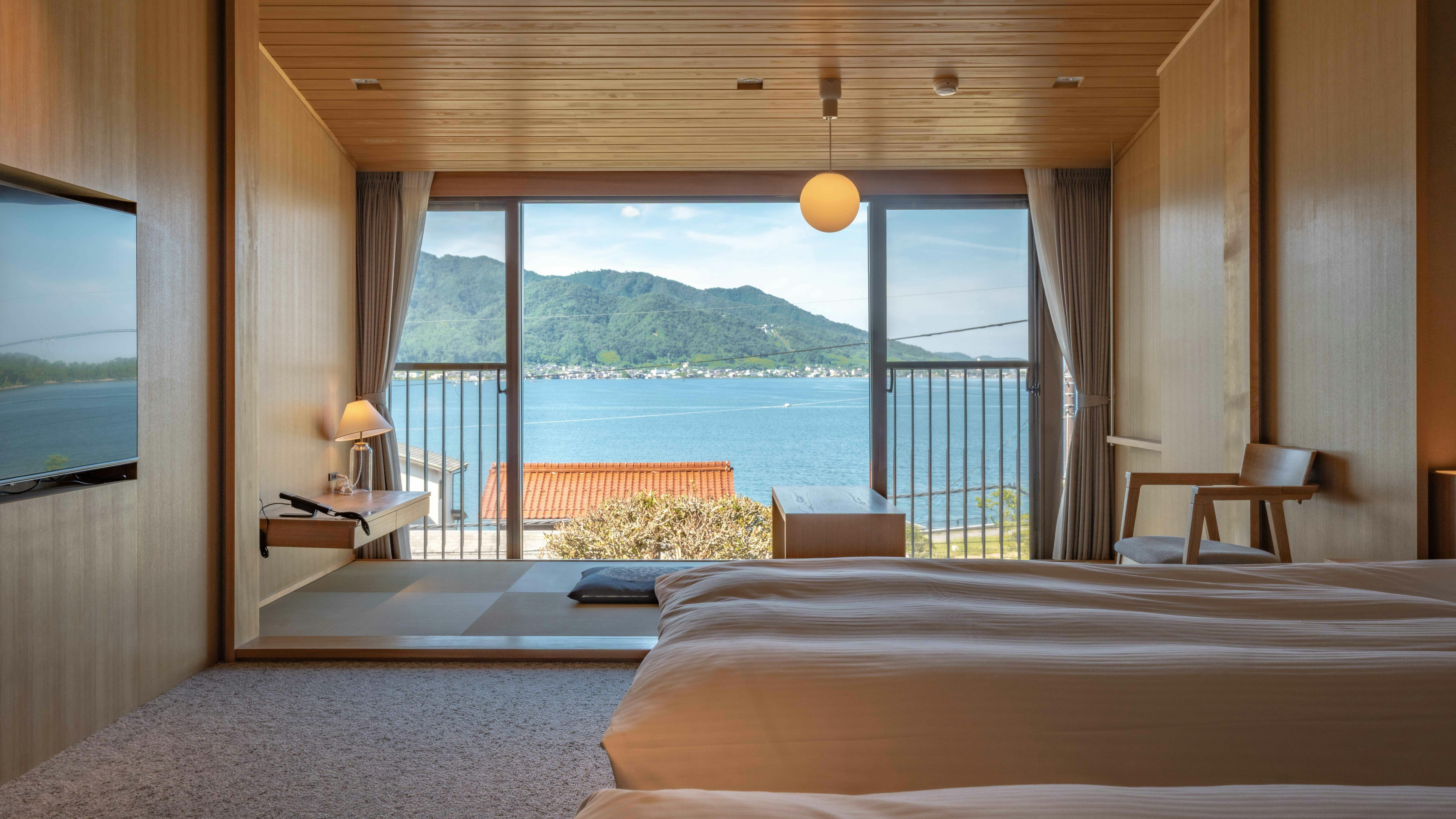 【海側和洋室】天橋立を一望の海側和洋室