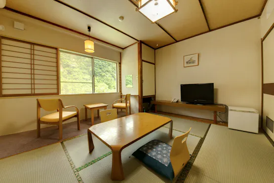 山側和室6畳(禁煙)