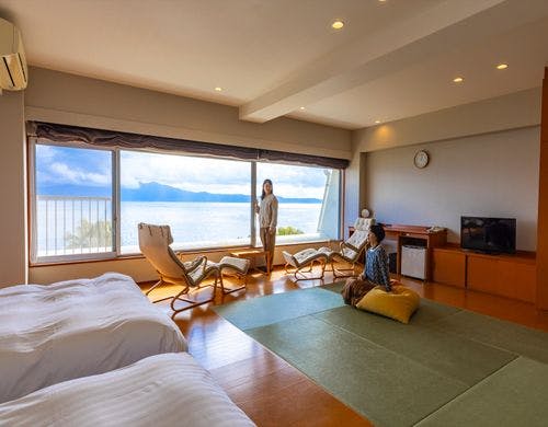 錦江湾を一望できる和洋室