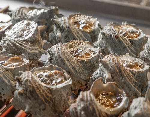 志賀島名物「サザエのつぼ焼き」！