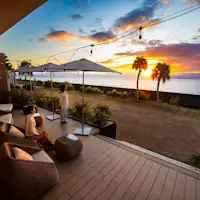 朝日を望むテラス