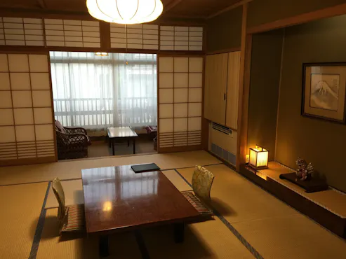 2階の和室10畳・トイレ付き