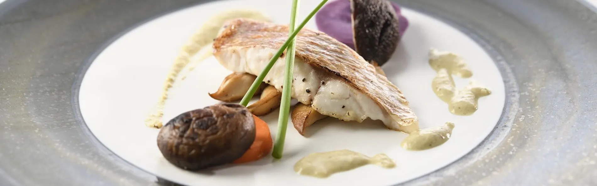 Auberge Suehiro <食の芸術と海の絶景が出逢う宿>