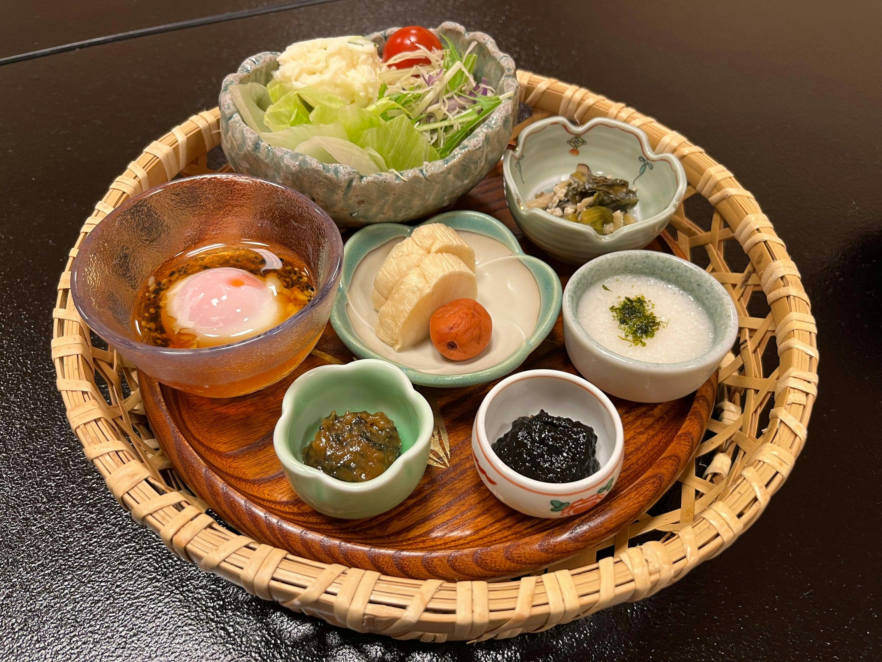 ご朝食一例／鮎の一夜干しと季節のもの