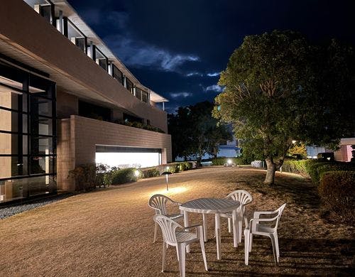 中庭ドッグランの夜の顔