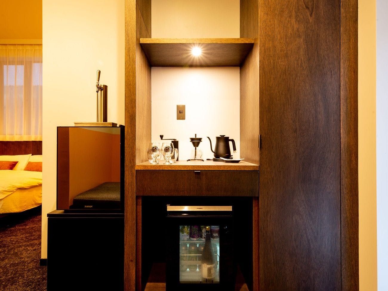 The Villa & Barrel Lounge