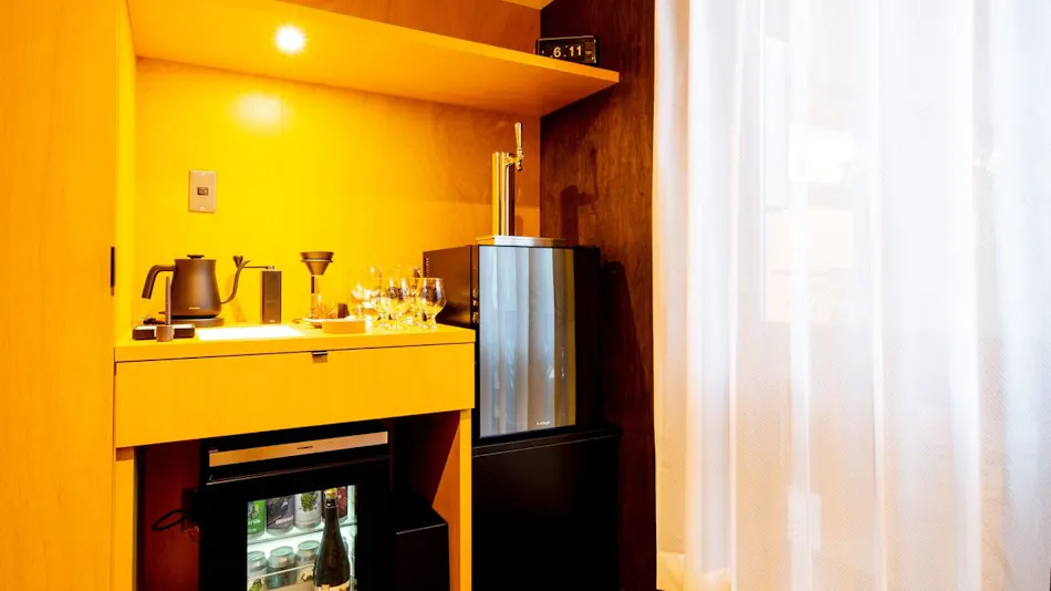 The Villa & Barrel Lounge