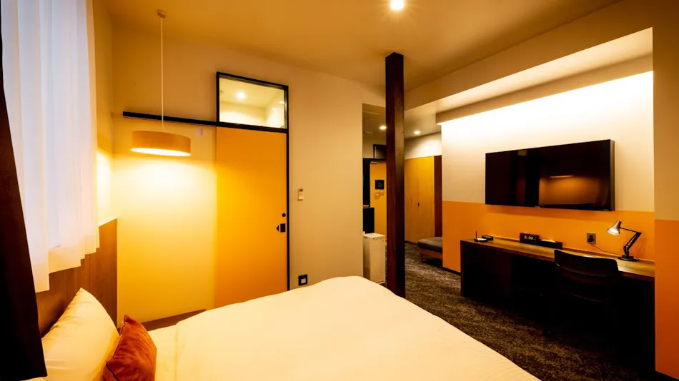 The Villa & Barrel Lounge
