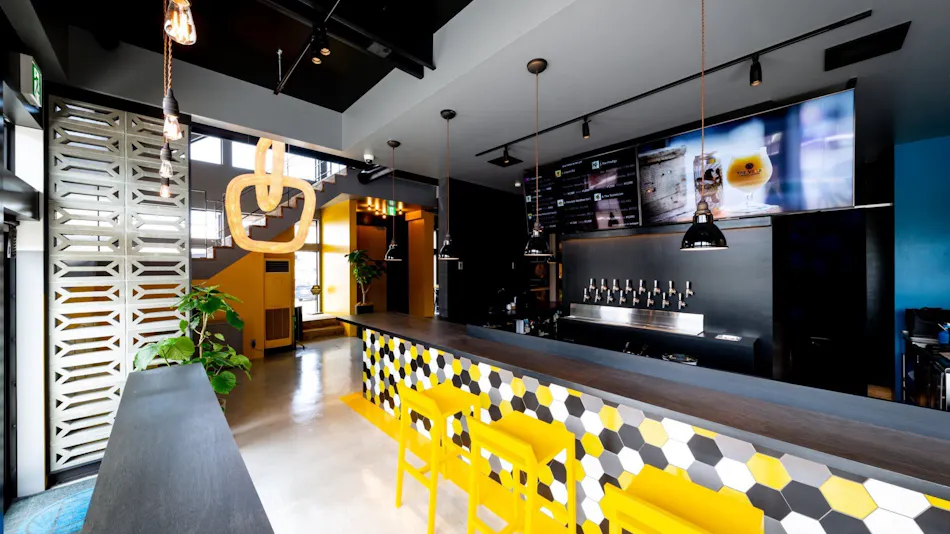 The Villa & Barrel Lounge