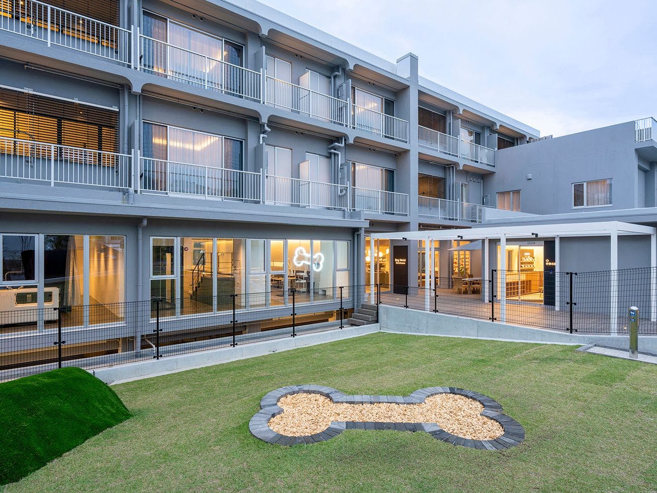 ภายนอก・ลานวิ่งสุนัข