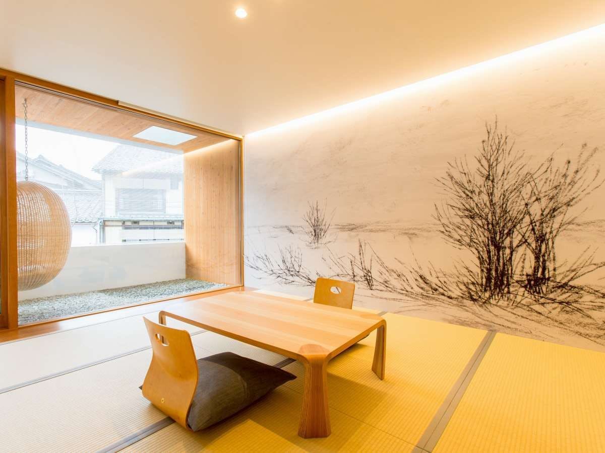 อาคารเสริม UTSUROI｜ห้องพักสไตล์ญี่ปุ่น 8 เสื่อ พร้อมเก้าอี้ไข่