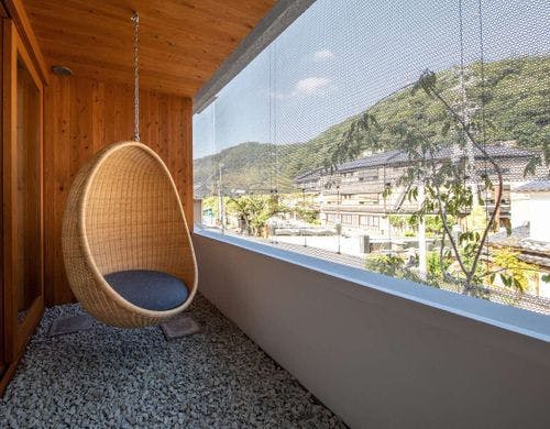 別館UTSUROI｜エッグチェア付和室8畳