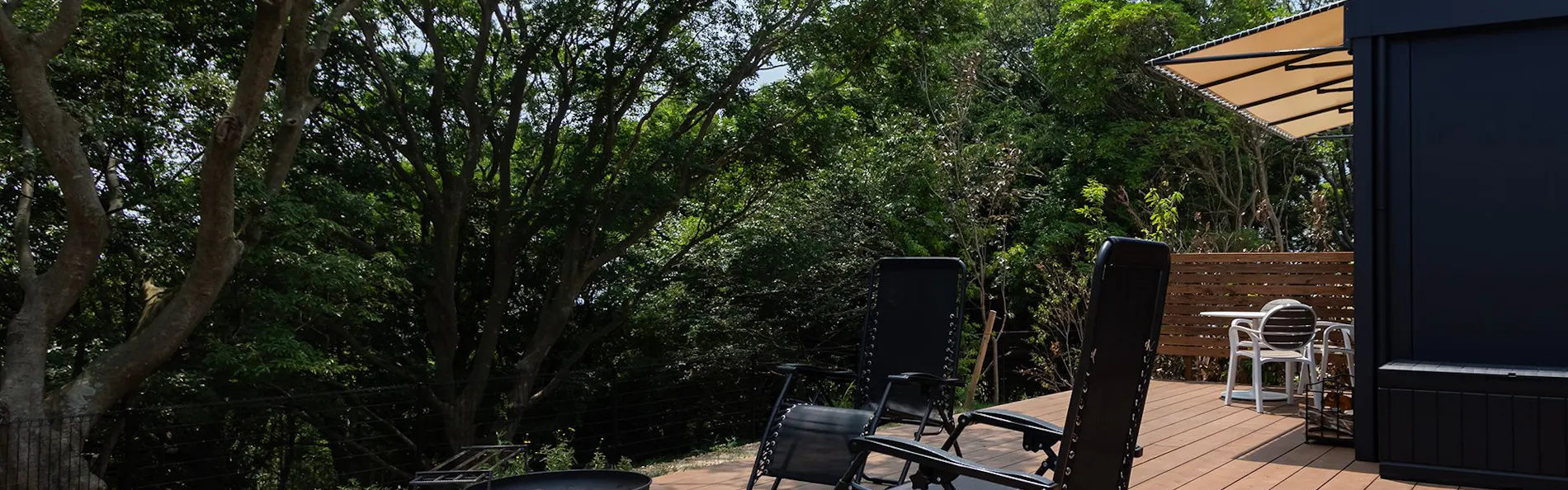 amarancia cottage hugging nature house