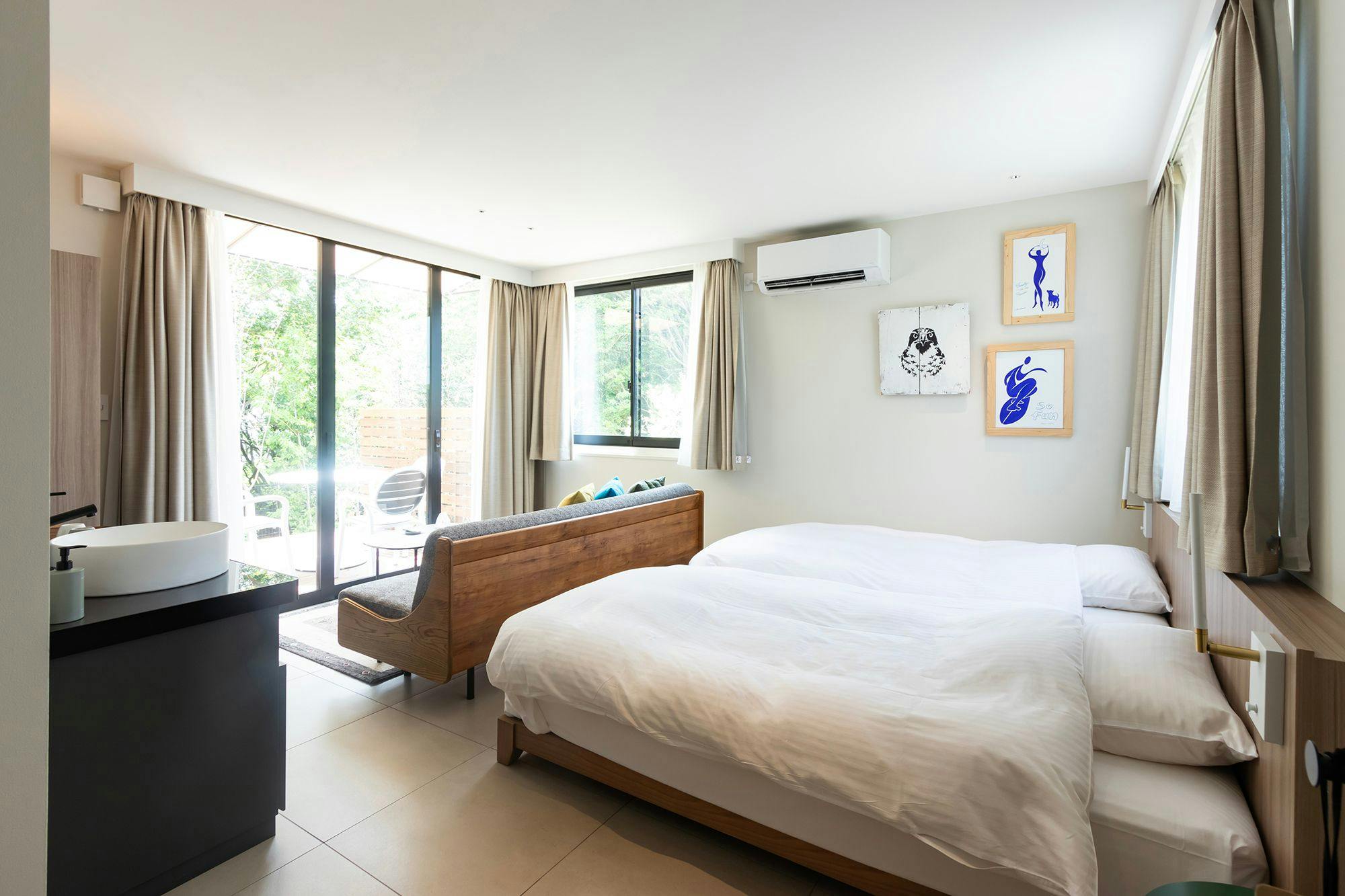 amarancia cottage hugging nature house