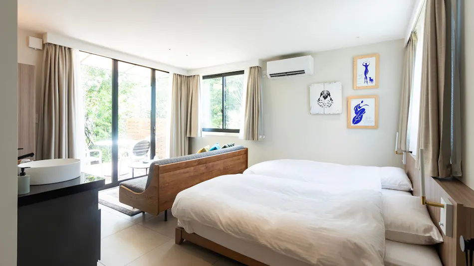 amarancia cottage hugging nature house