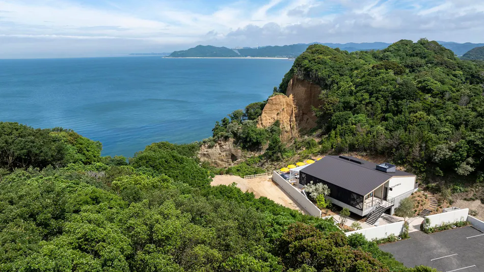 amarancia cottage hugging nature house
