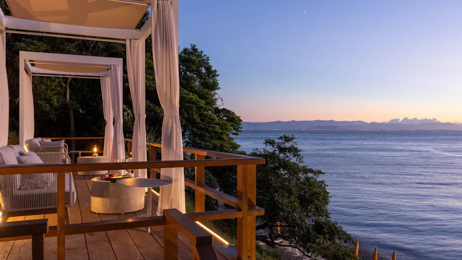 amarancia cottage hugging nature house