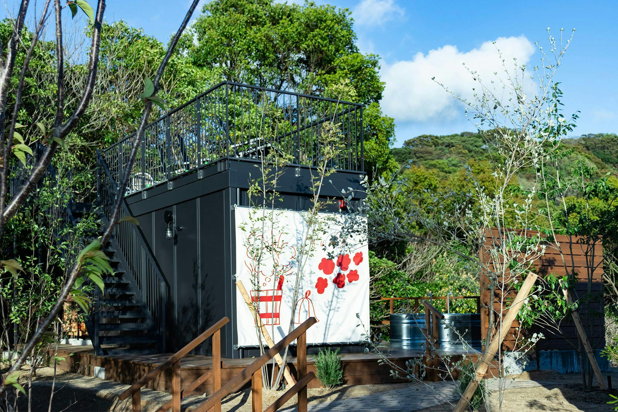 amarancia cottage hugging nature house