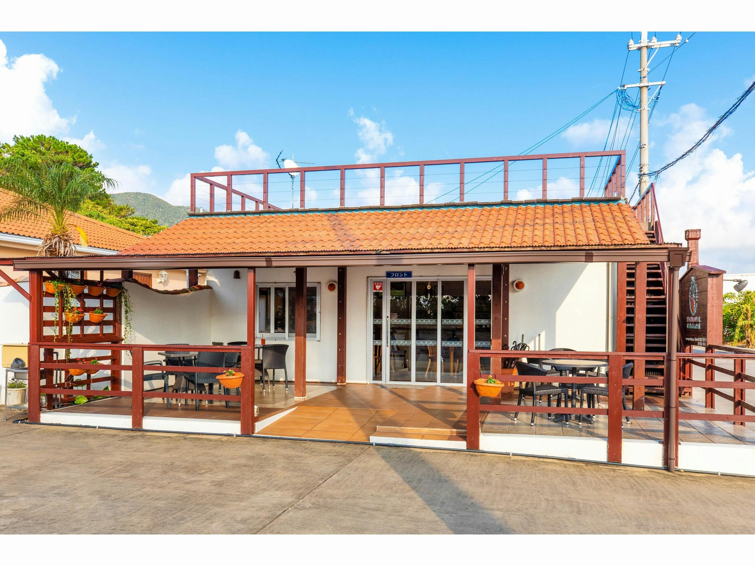 อาคารด้านหน้าหมู่บ้านนากุระ