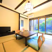 お庭を眺めながらゆったりと寛げる奥の間