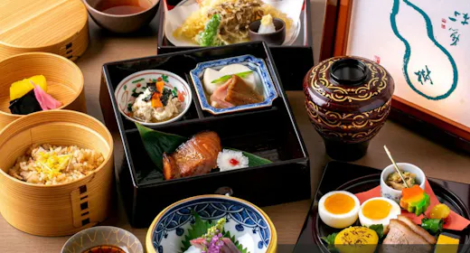 【お部屋で夕食】築100年以上の京町家を改装した贅沢なヴィラ