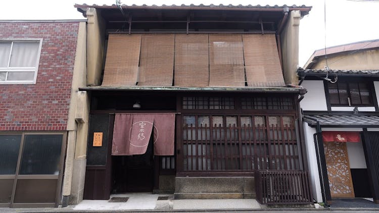 【禁煙】2階建て京町家一棟貸切　最大9名様までのサムネイル画像