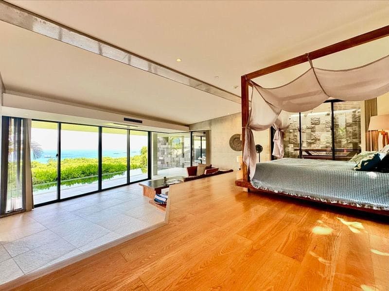 LECEB SESOKO VILLA ヒルズ
