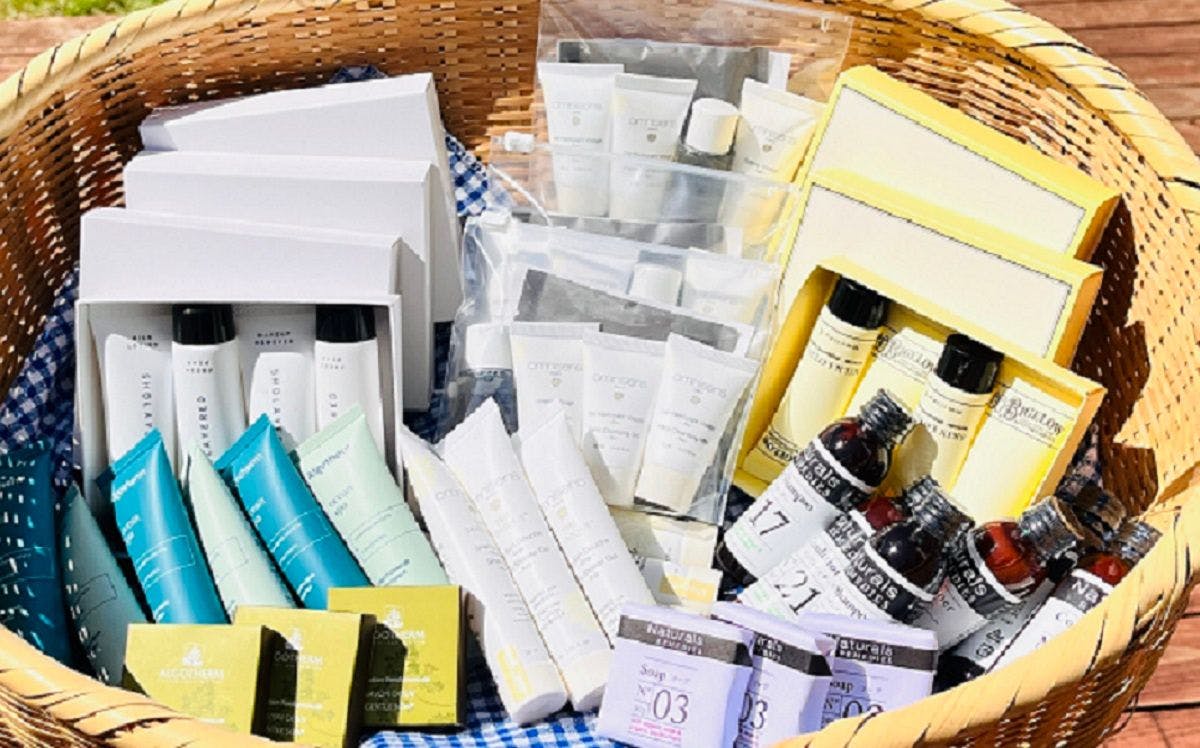 Paket Khusus Perjalanan Wanita: Pilihan Set Perawatan Kulit