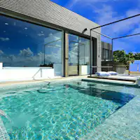 - สระว่ายน้ำส่วนตัวที่ไม่มีใครรบกวน