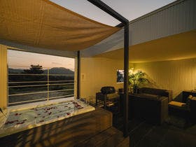 【沖縄県西海岸・東海岸の貸し別荘・コテージ・ヴィラ・コンドミニアム】Villa COLORS A（Japanesque／Forest／Sand）