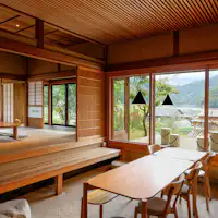 土間:木の香りのするキッチン