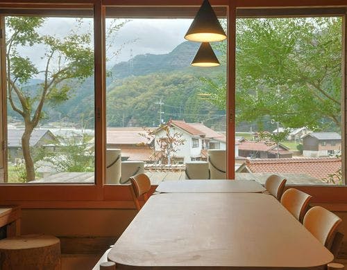 土間：木の香りのするキッチン