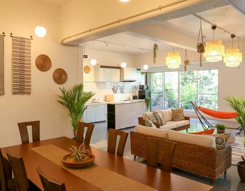 １F：ダイニング