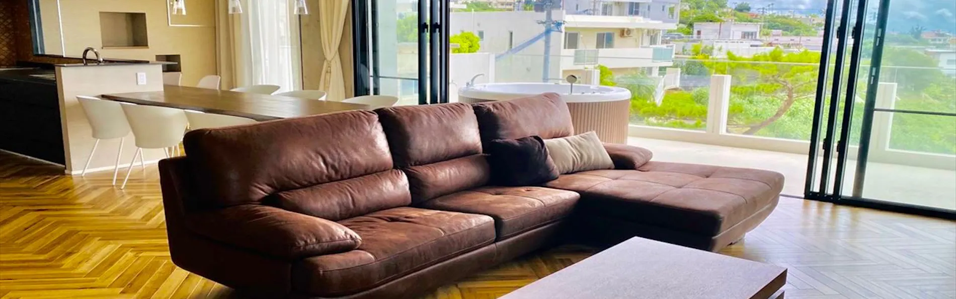 CONDOMINIUM 紅-BIN-