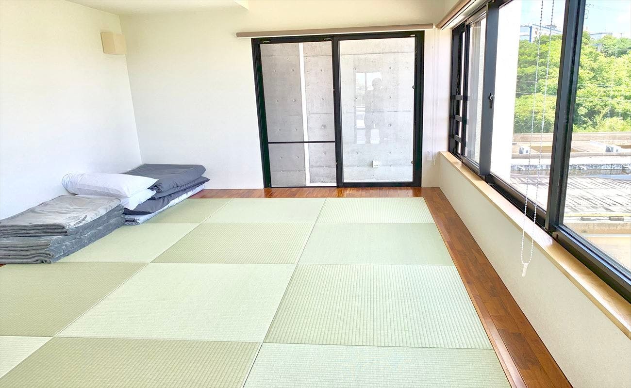 CONDOMINIUM 紅-BIN-