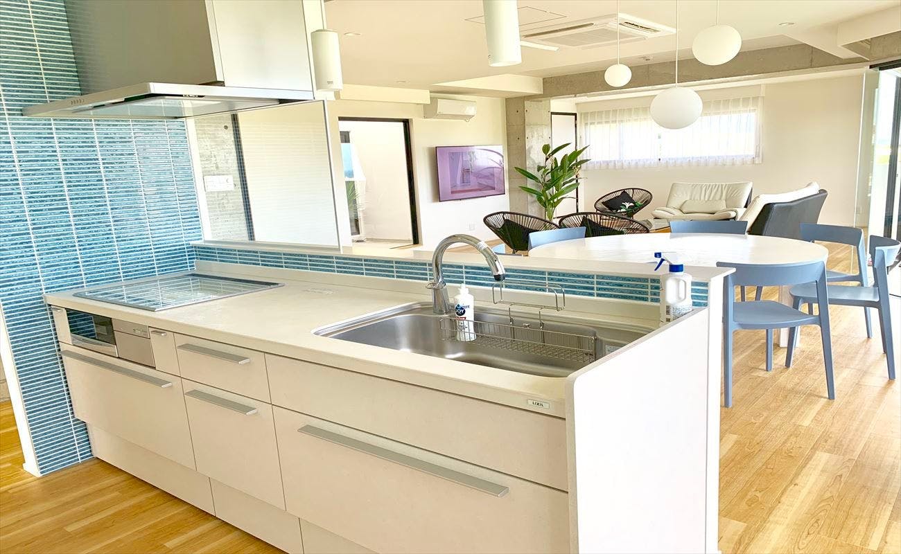 CONDOMINIUM 紅-BIN-