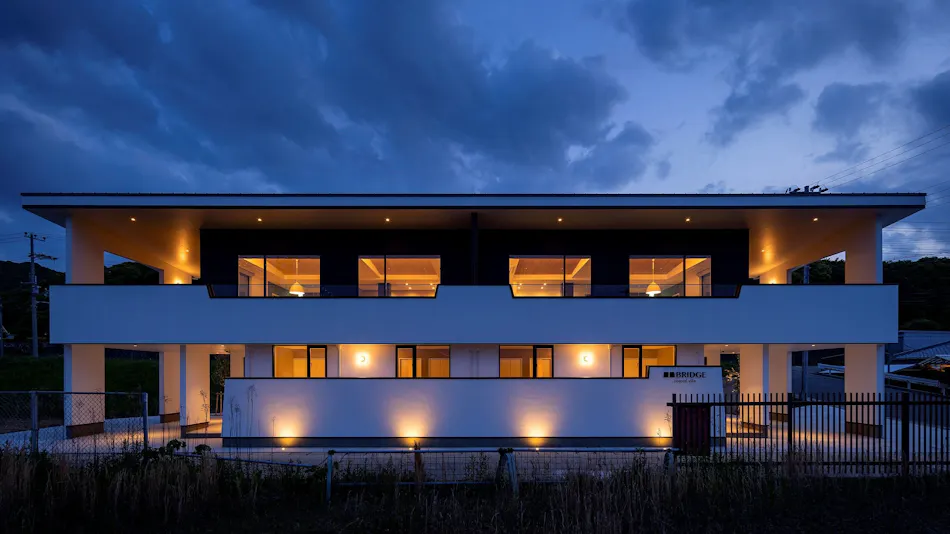BRIDGE Coastal Villa