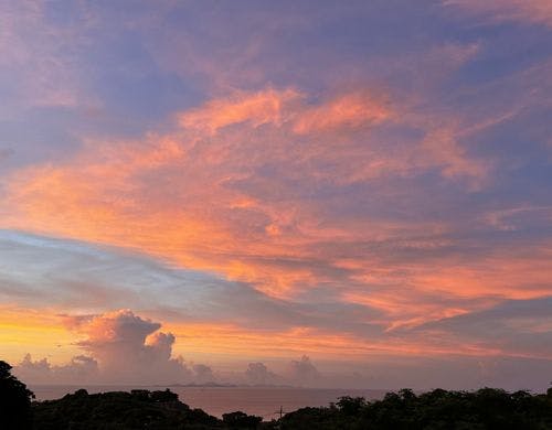 初夏の夕焼け空